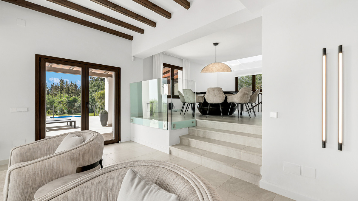 Huis te koop in Estepona | 5 slaapkamers H5342419