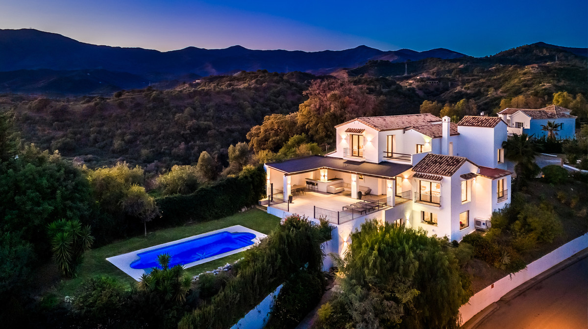 Huis te koop in Estepona | 5 slaapkamers H5342419