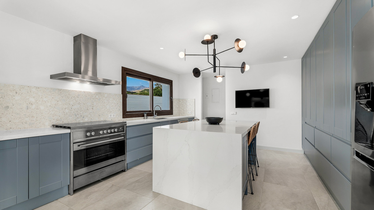 Huis te koop in Estepona | 5 slaapkamers H5342419