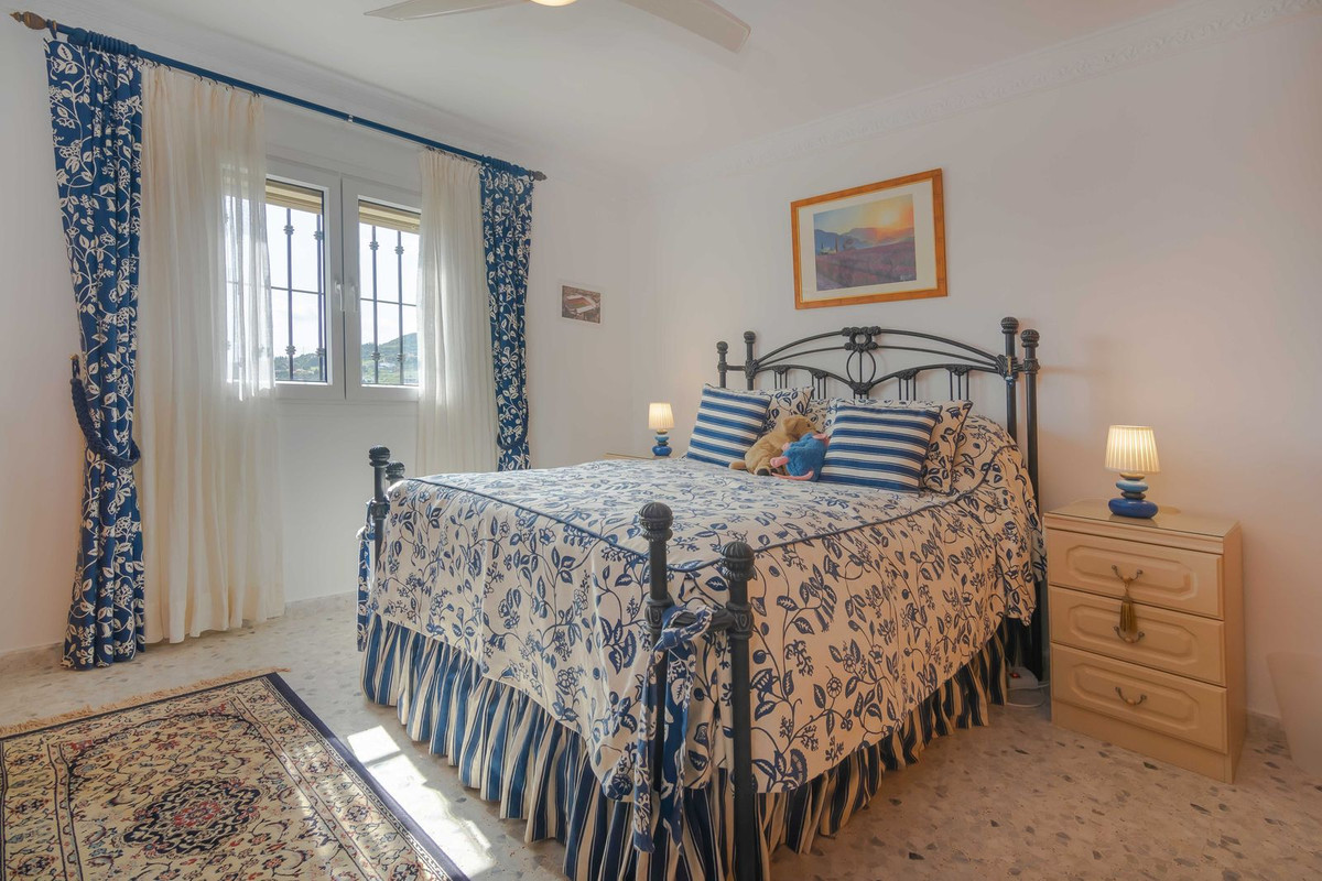 Huis te koop in Estepona | 4 slaapkamers H5346400