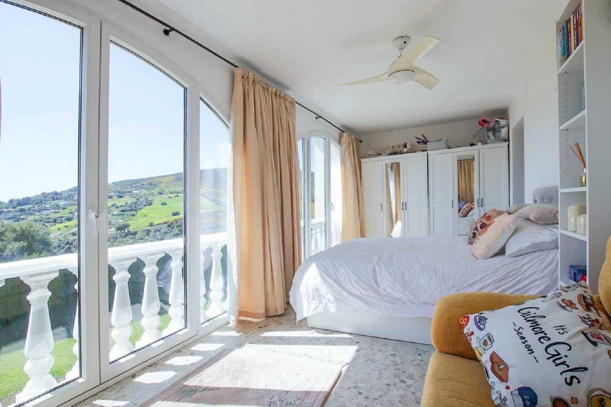 Huis te koop in Estepona | 4 slaapkamers H5346400