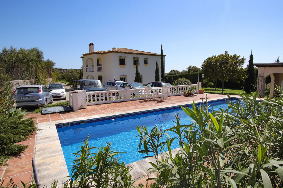 Huis te koop in Estepona | 4 slaapkamers H5346400