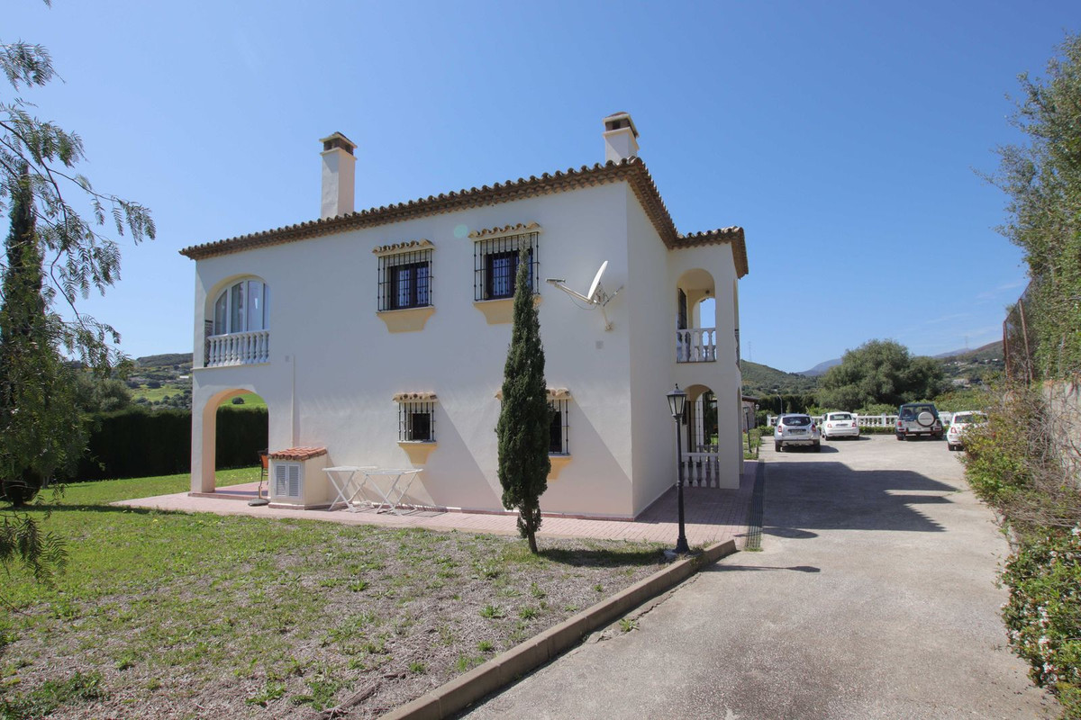 Huis te koop in Estepona | 4 slaapkamers H5346400