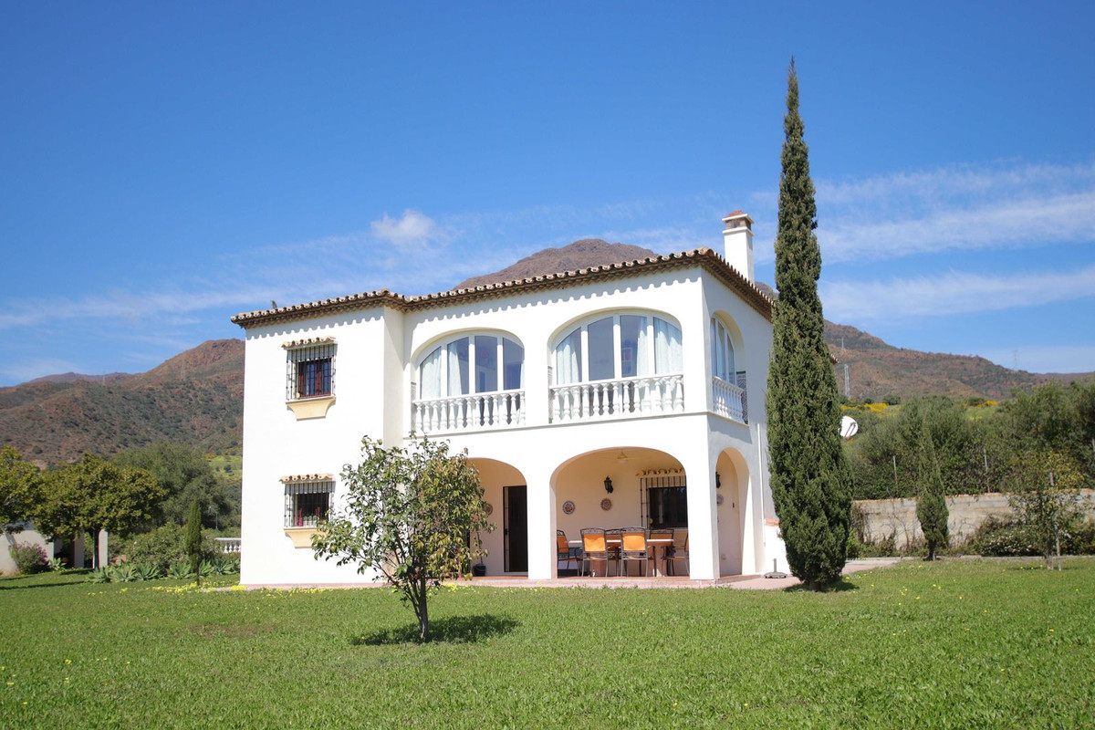 Huis te koop in Estepona | 4 slaapkamers H5346400