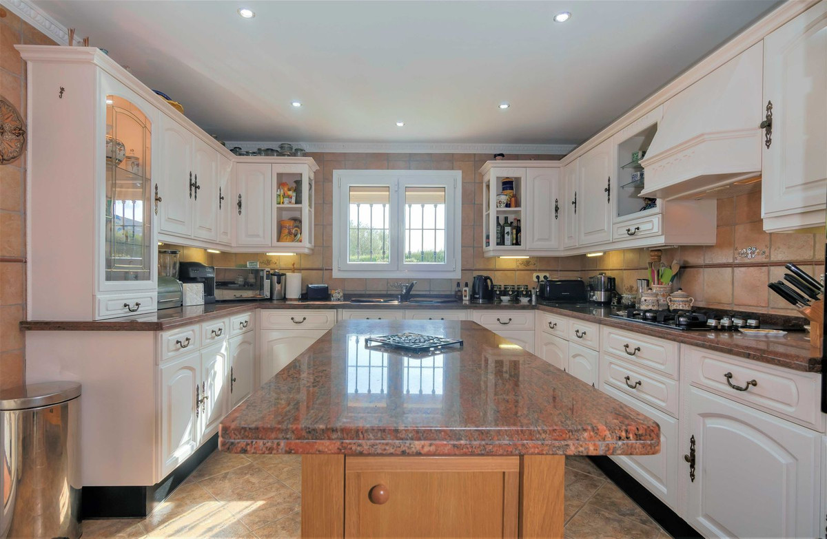 Huis te koop in Estepona | 4 slaapkamers H5346400