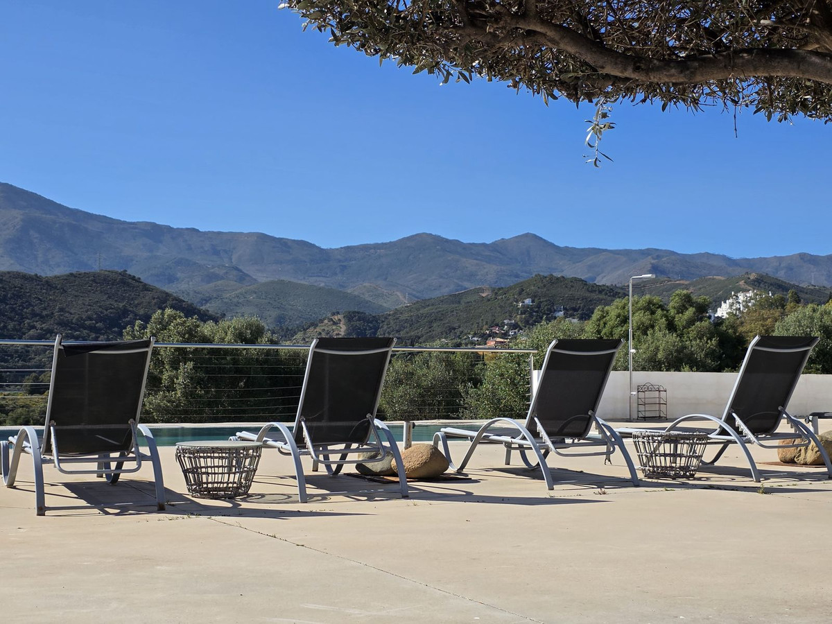 Huis te koop in Estepona | 4 slaapkamers H5346628