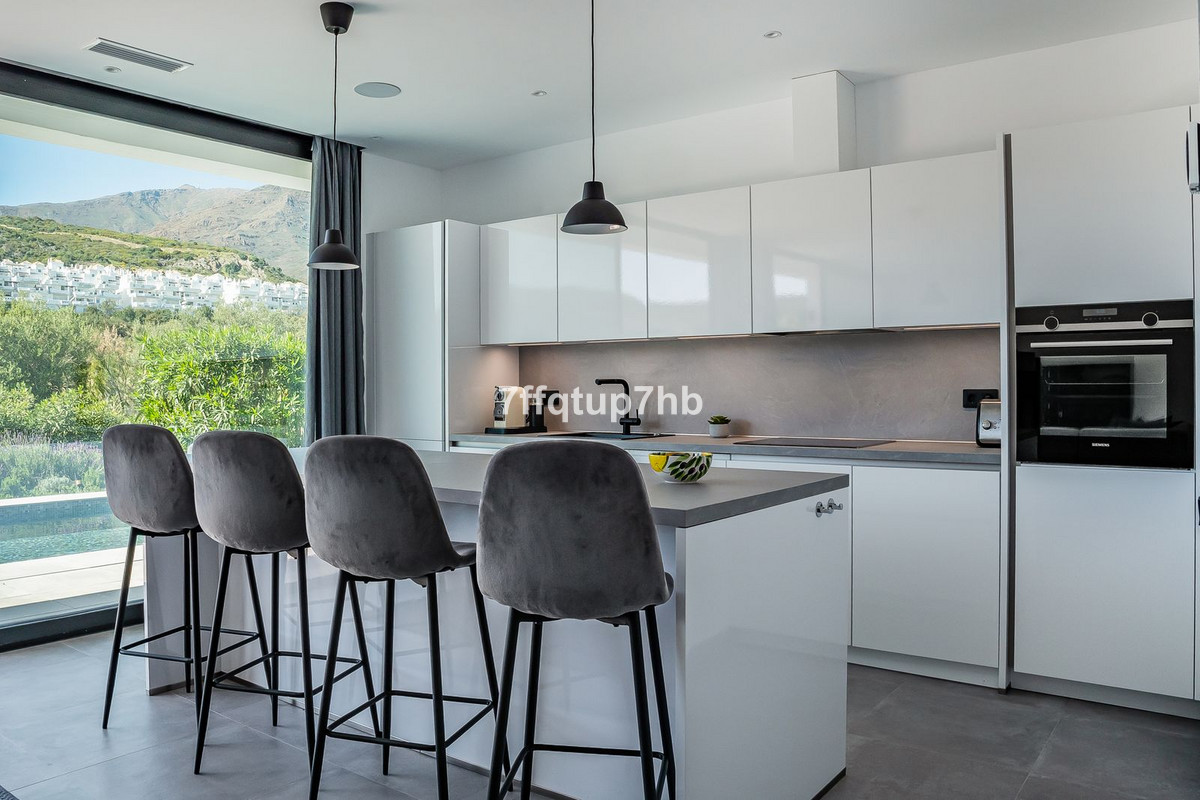 Huis te koop in Estepona | 3 slaapkamers H5346664