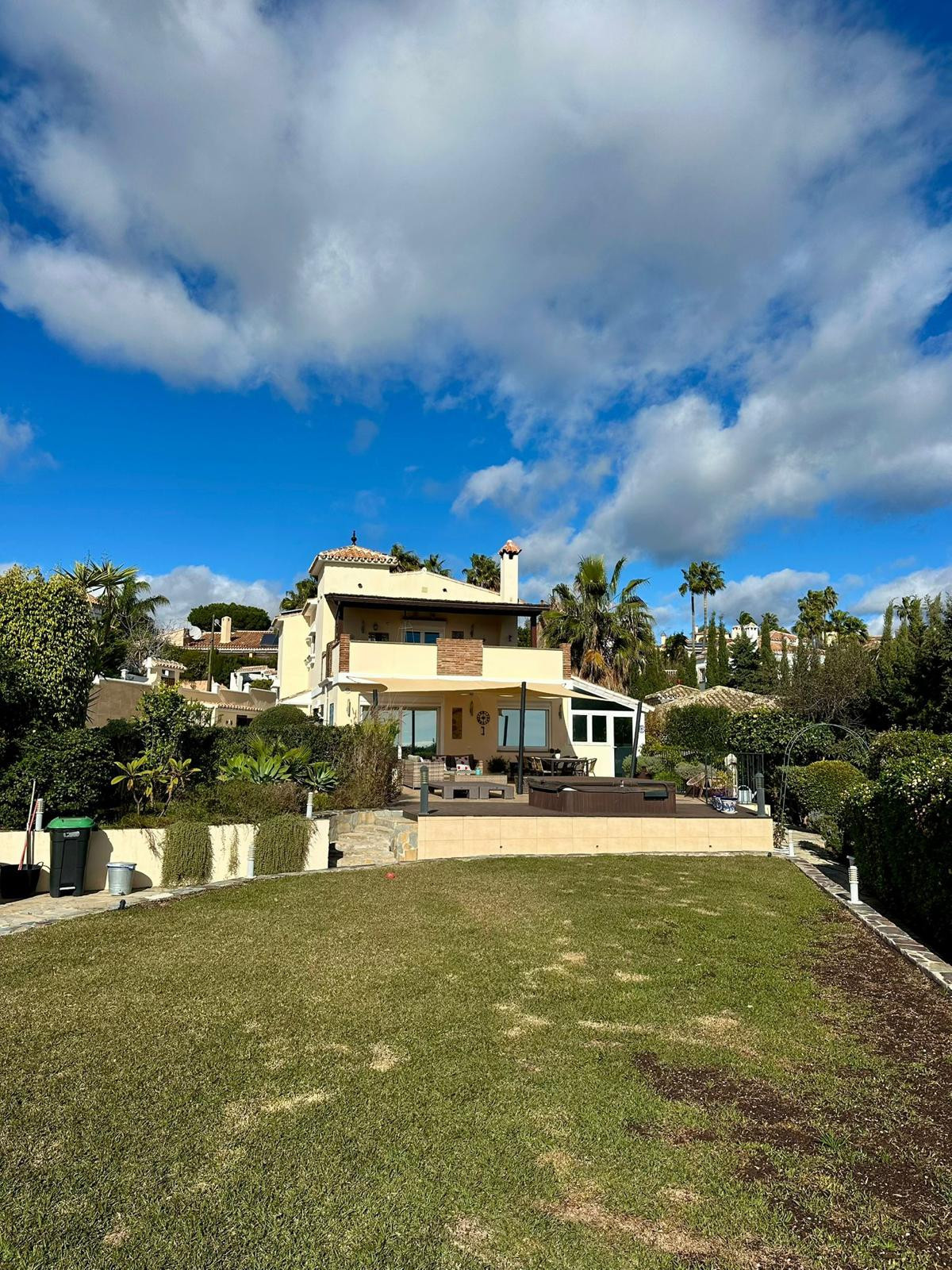 Huis te koop in Estepona | 6 slaapkamers H5347618