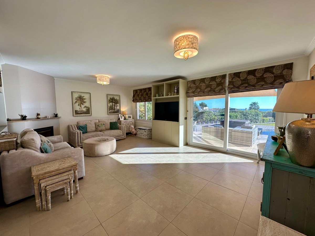 Huis te koop in Estepona | 6 slaapkamers H5347618