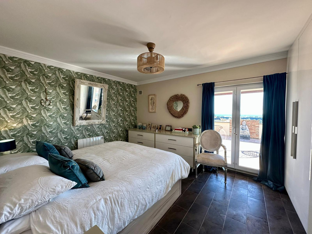 Huis te koop in Estepona | 6 slaapkamers H5347618