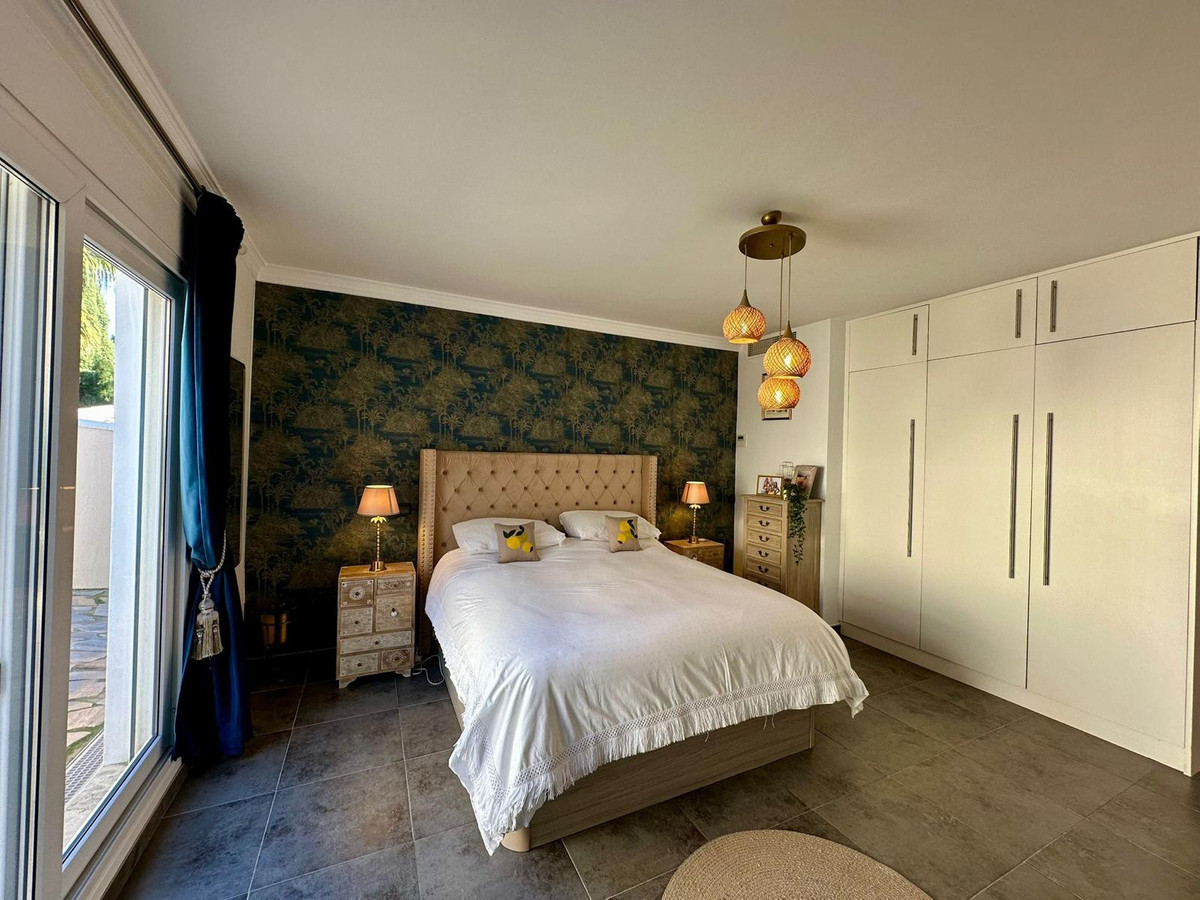 Huis te koop in Estepona | 6 slaapkamers H5347618