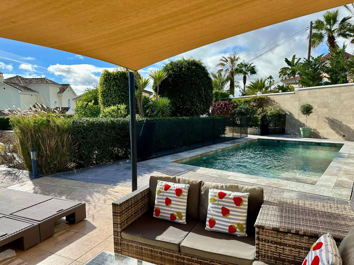 Huis te koop in Estepona | 6 slaapkamers H5347618