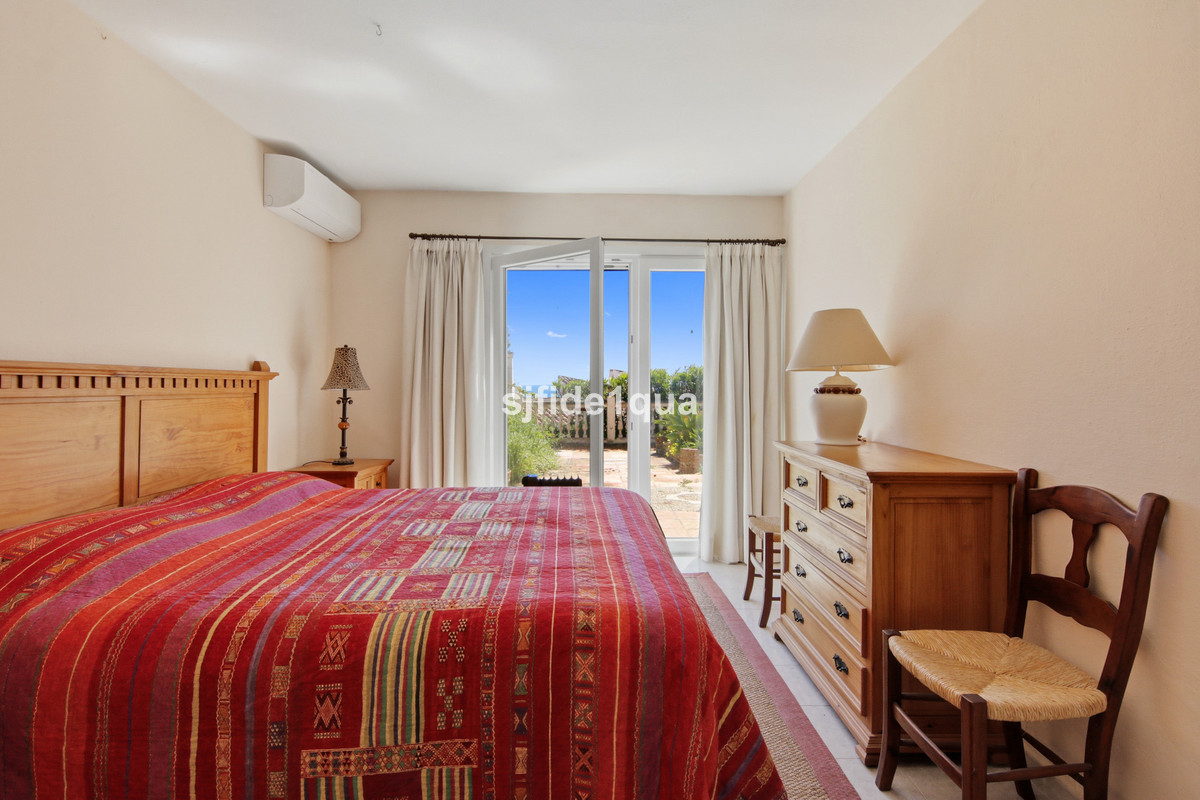 Huis te koop in Estepona | 3 slaapkamers H5348221