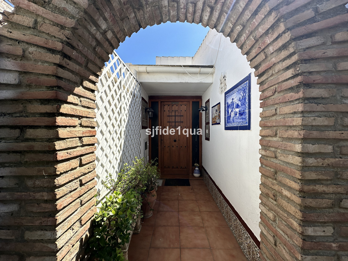 Huis te koop in Estepona | 3 slaapkamers H5348221