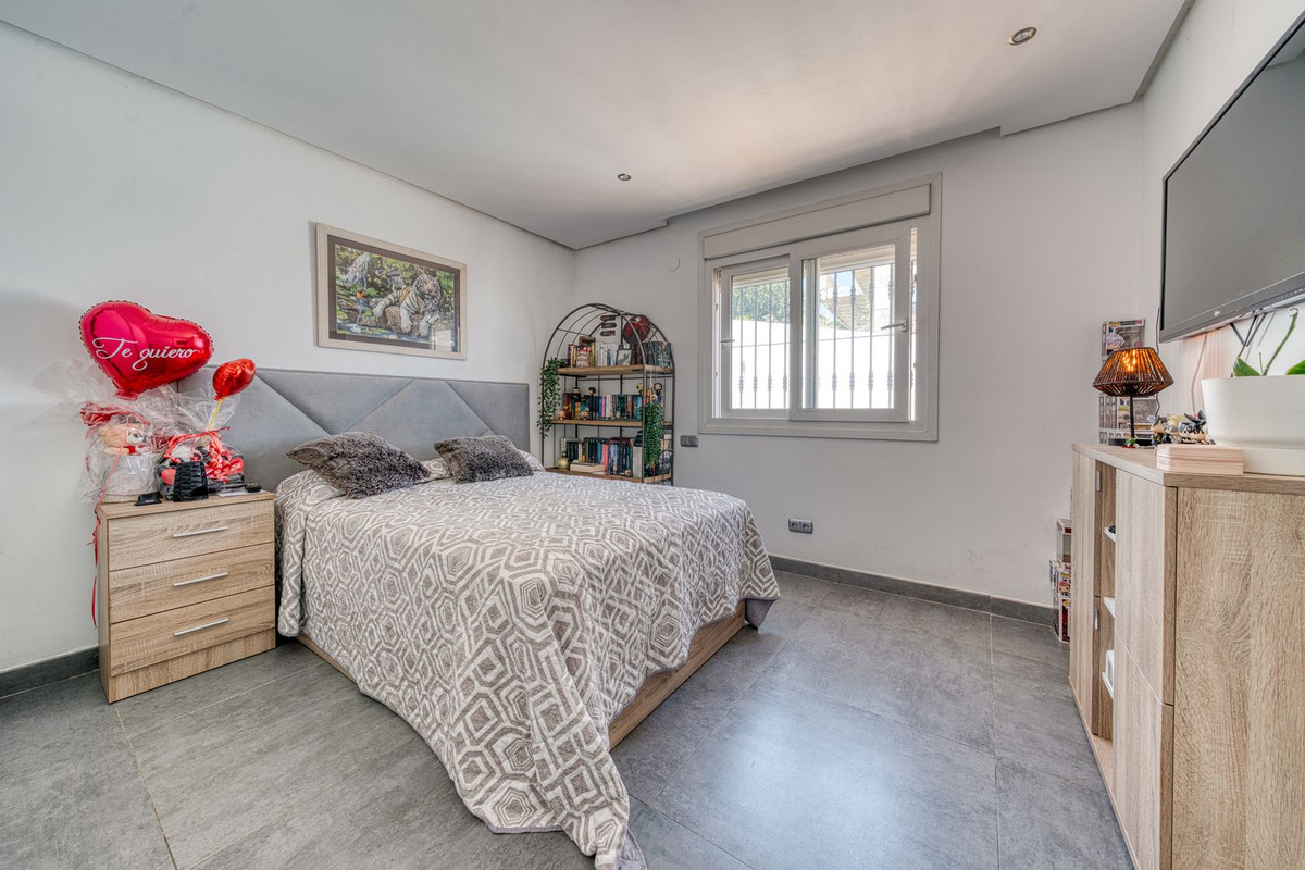Huis te koop in Estepona | 5 slaapkamers H5350456