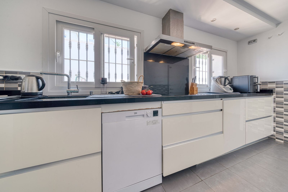 Huis te koop in Estepona | 5 slaapkamers H5350456