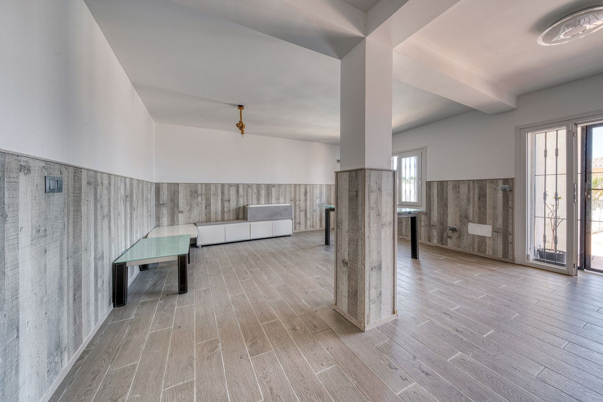 Huis te koop in Estepona | 5 slaapkamers H5350456