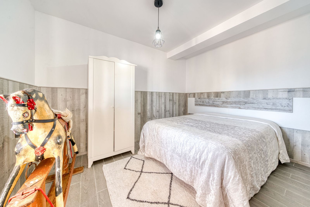 Huis te koop in Estepona | 5 slaapkamers H5350456