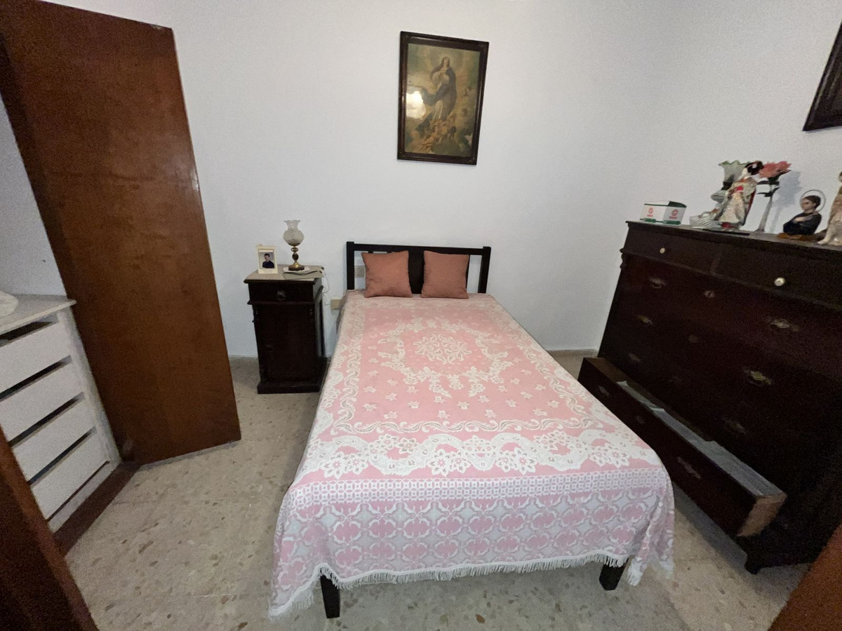 Huis te koop in Estepona | 8 slaapkamers H5350465