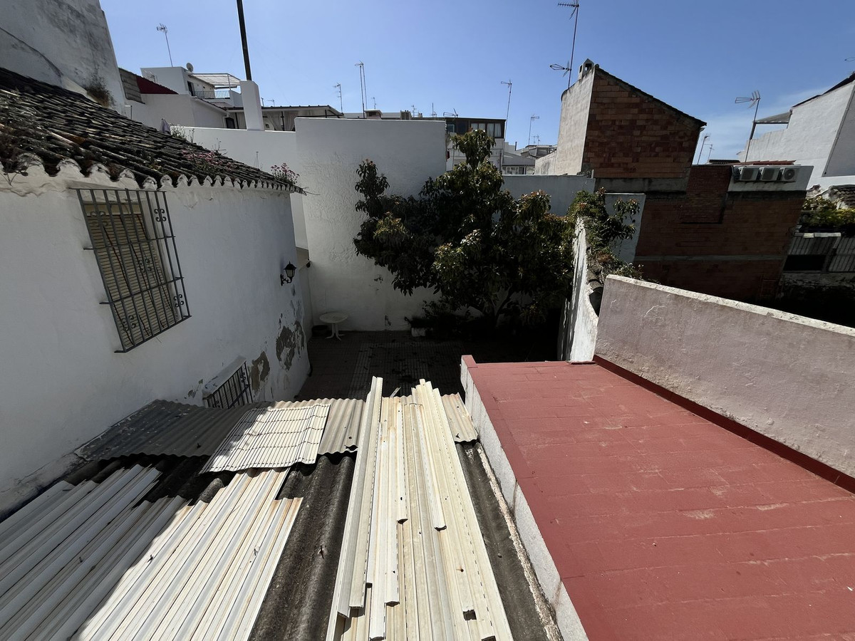 Huis te koop in Estepona | 8 slaapkamers H5350465