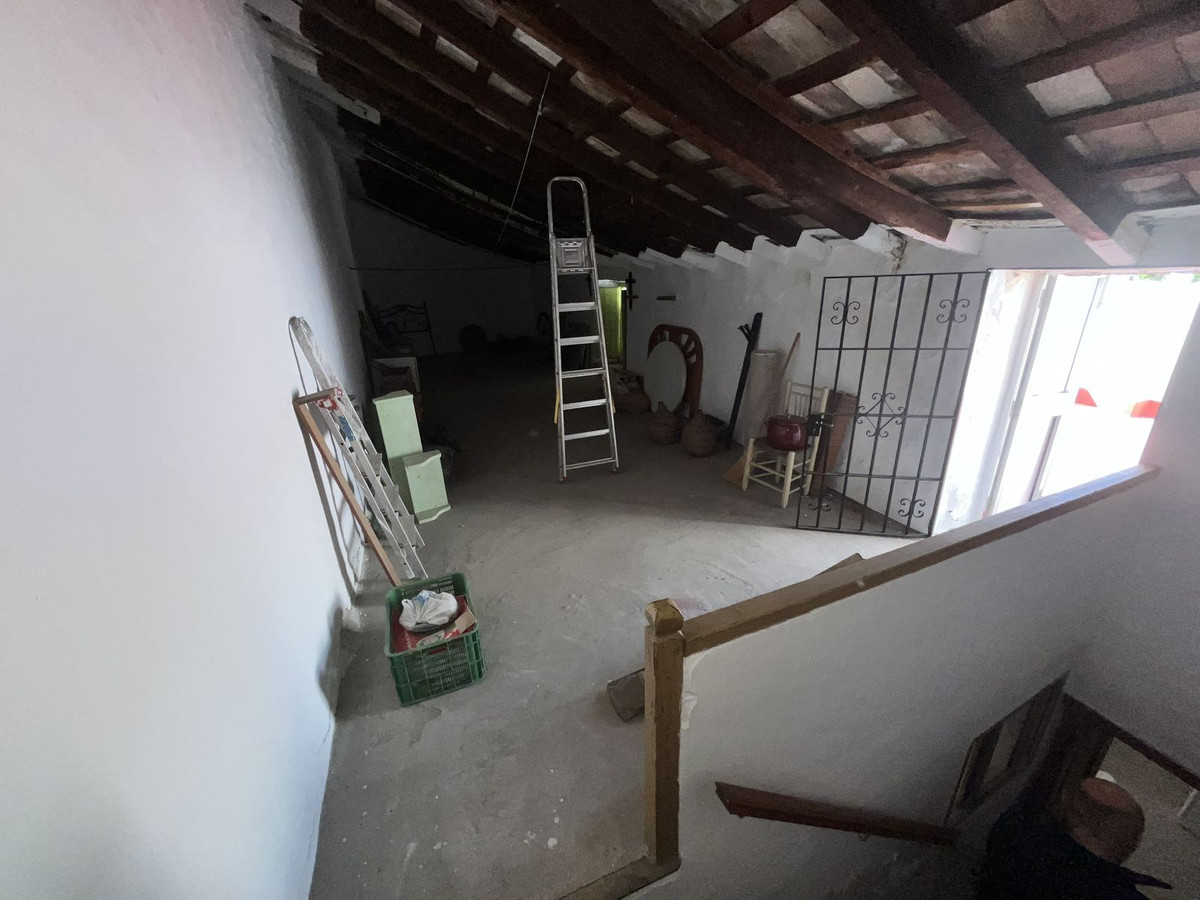 Huis te koop in Estepona | 8 slaapkamers H5350465
