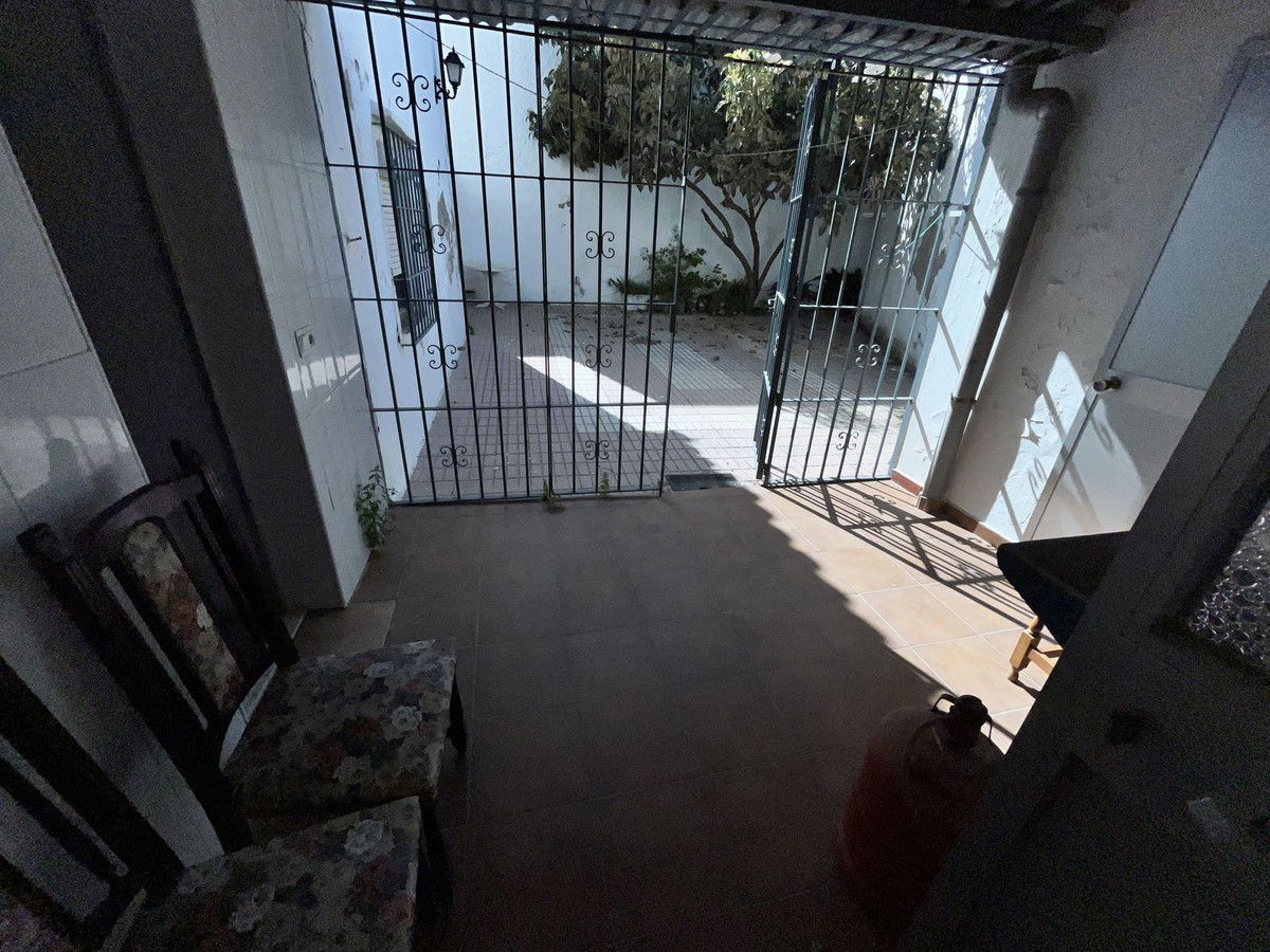 Huis te koop in Estepona | 8 slaapkamers H5350465