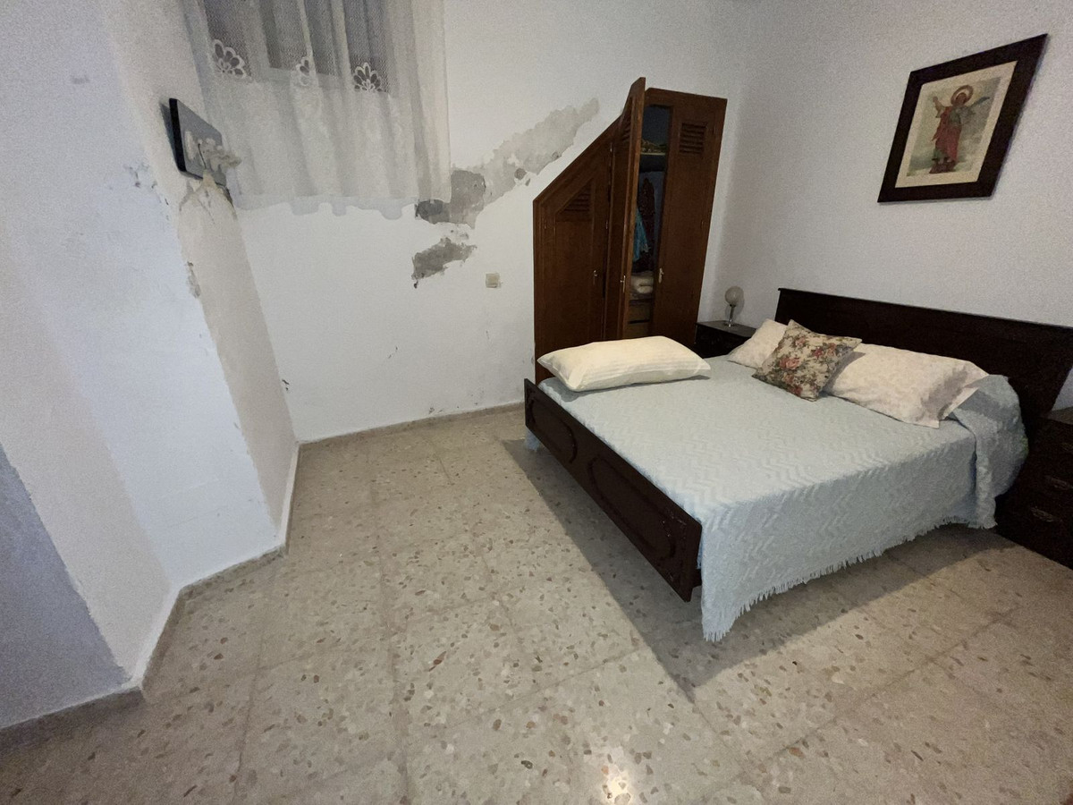 Huis te koop in Estepona | 8 slaapkamers H5350465