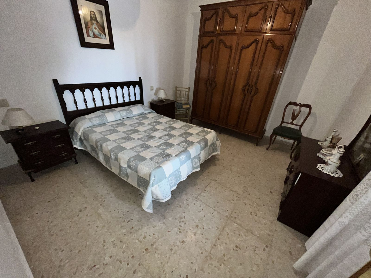 Huis te koop in Estepona | 8 slaapkamers H5350465