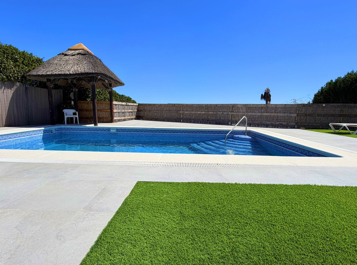 Huis te koop in Estepona | 5 slaapkamers H5350765