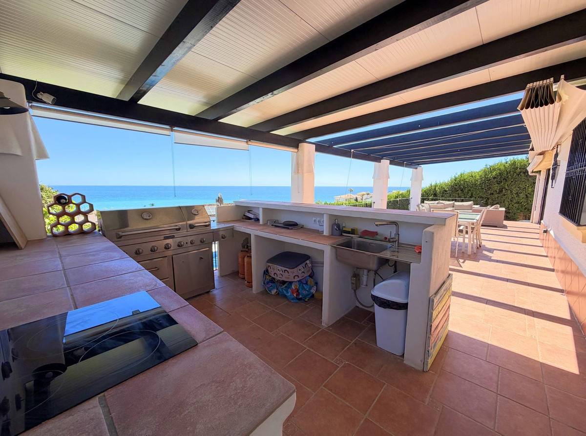 Huis te koop in Estepona | 5 slaapkamers H5350765