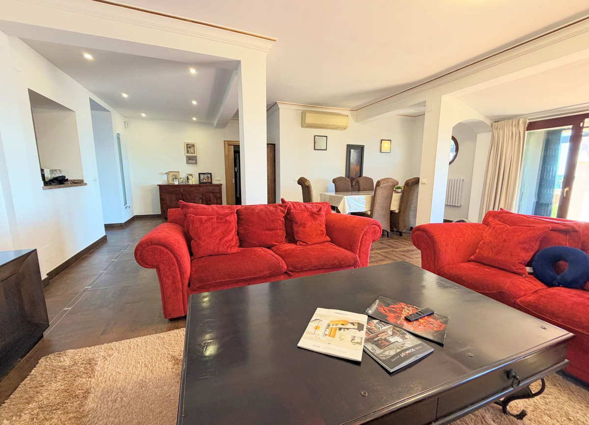 Huis te koop in Estepona | 5 slaapkamers H5350765