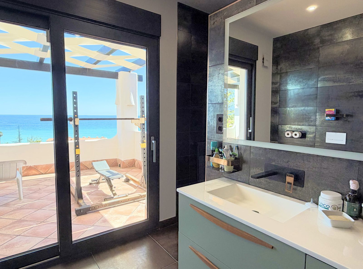 Huis te koop in Estepona | 5 slaapkamers H5350765