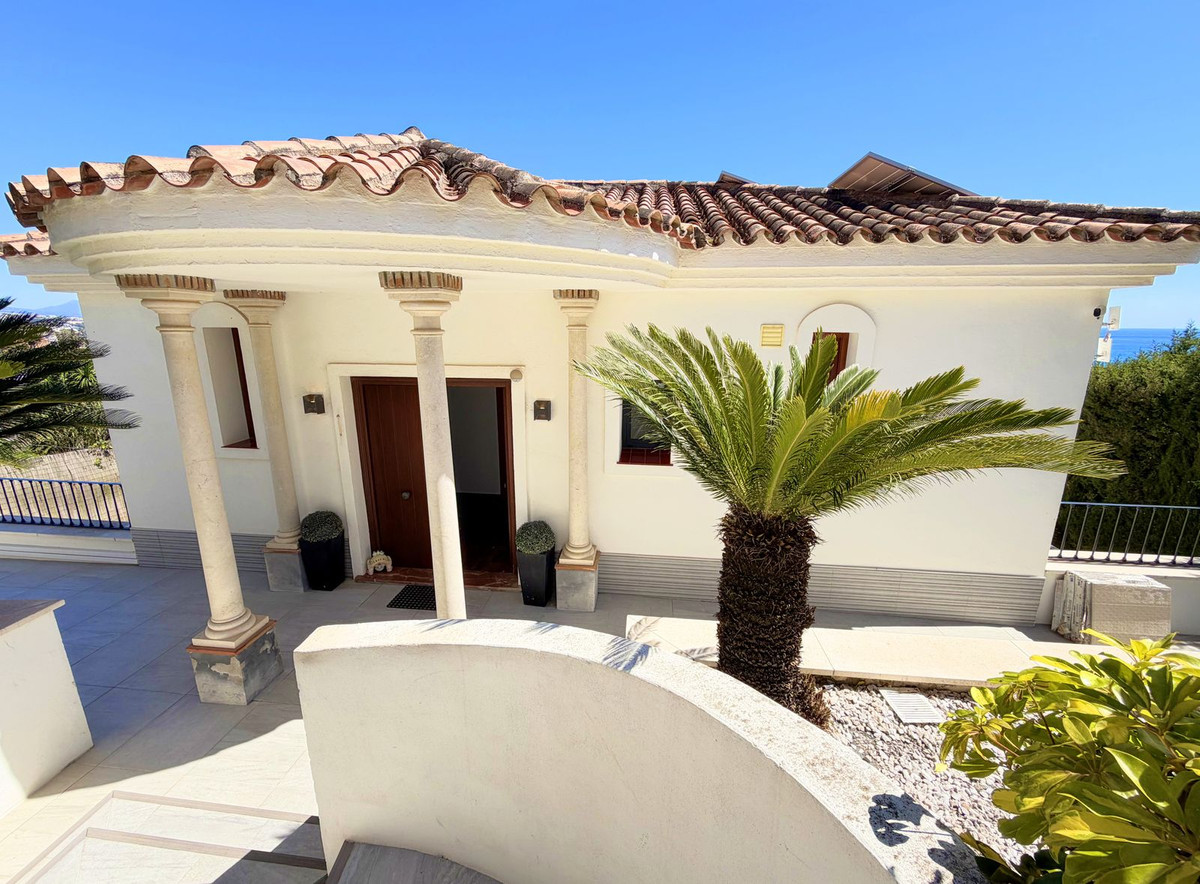 Huis te koop in Estepona | 5 slaapkamers H5350765