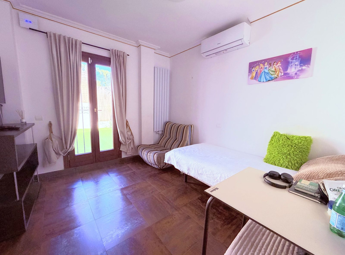 Huis te koop in Estepona | 5 slaapkamers H5350765