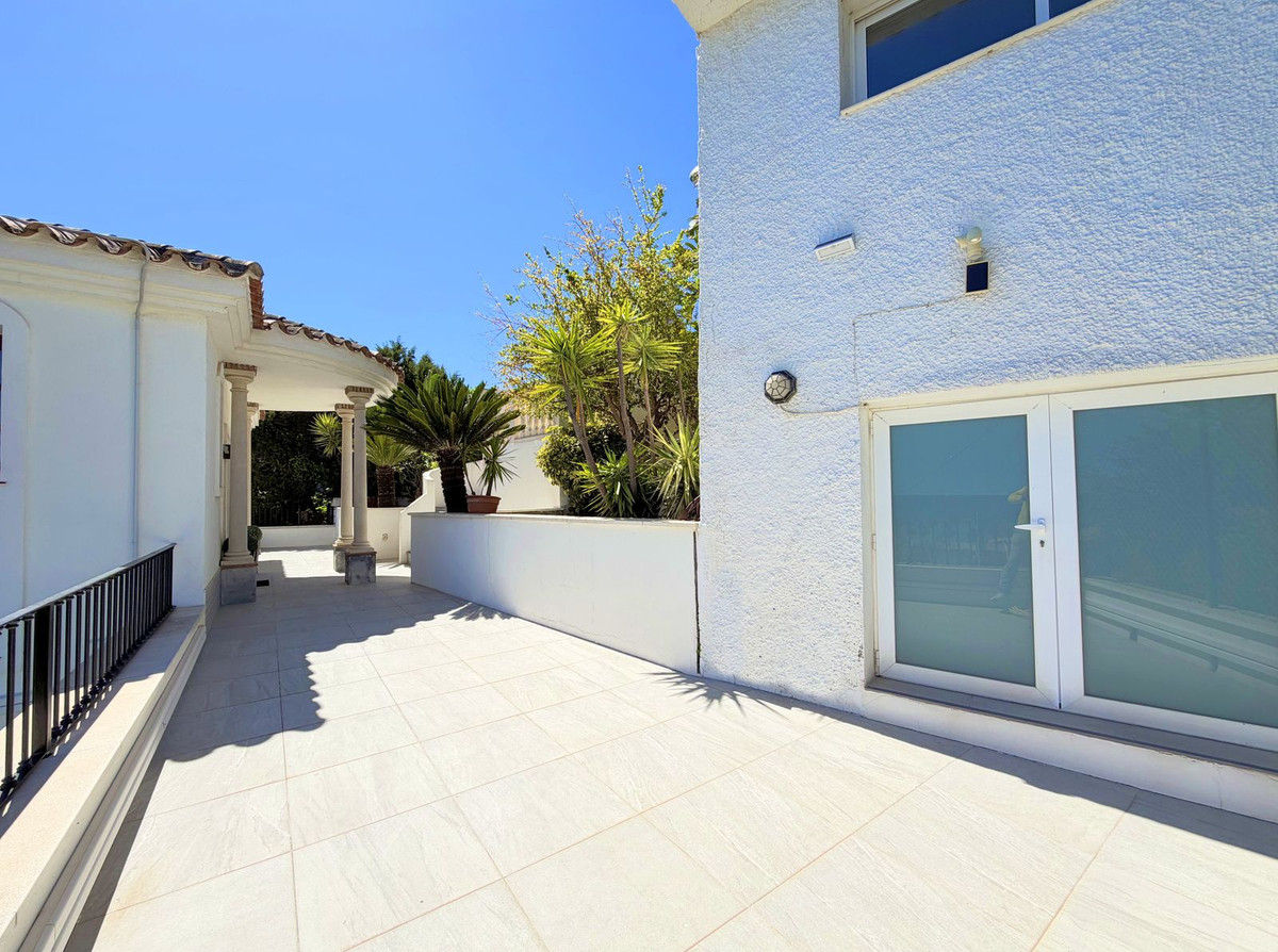 Huis te koop in Estepona | 5 slaapkamers H5350765