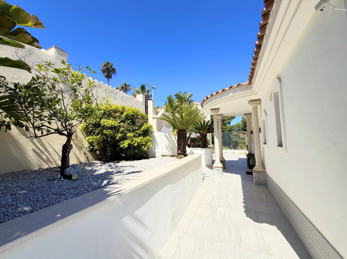 Huis te koop in Estepona | 5 slaapkamers H5350765
