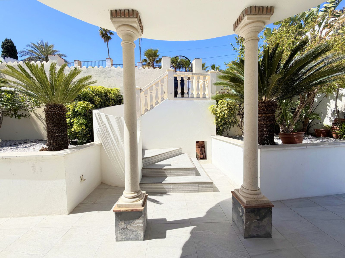 Huis te koop in Estepona | 5 slaapkamers H5350765