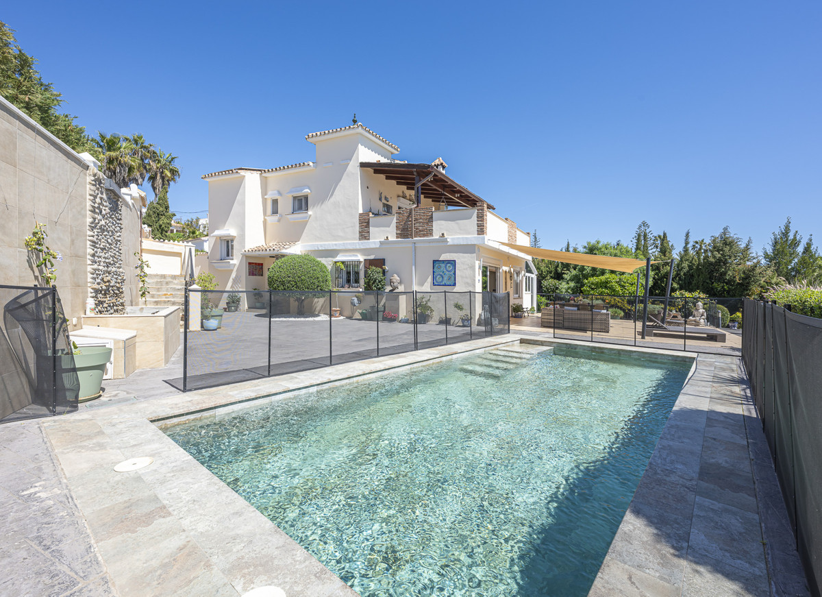 Huis te koop in Estepona | 6 slaapkamers H5351197