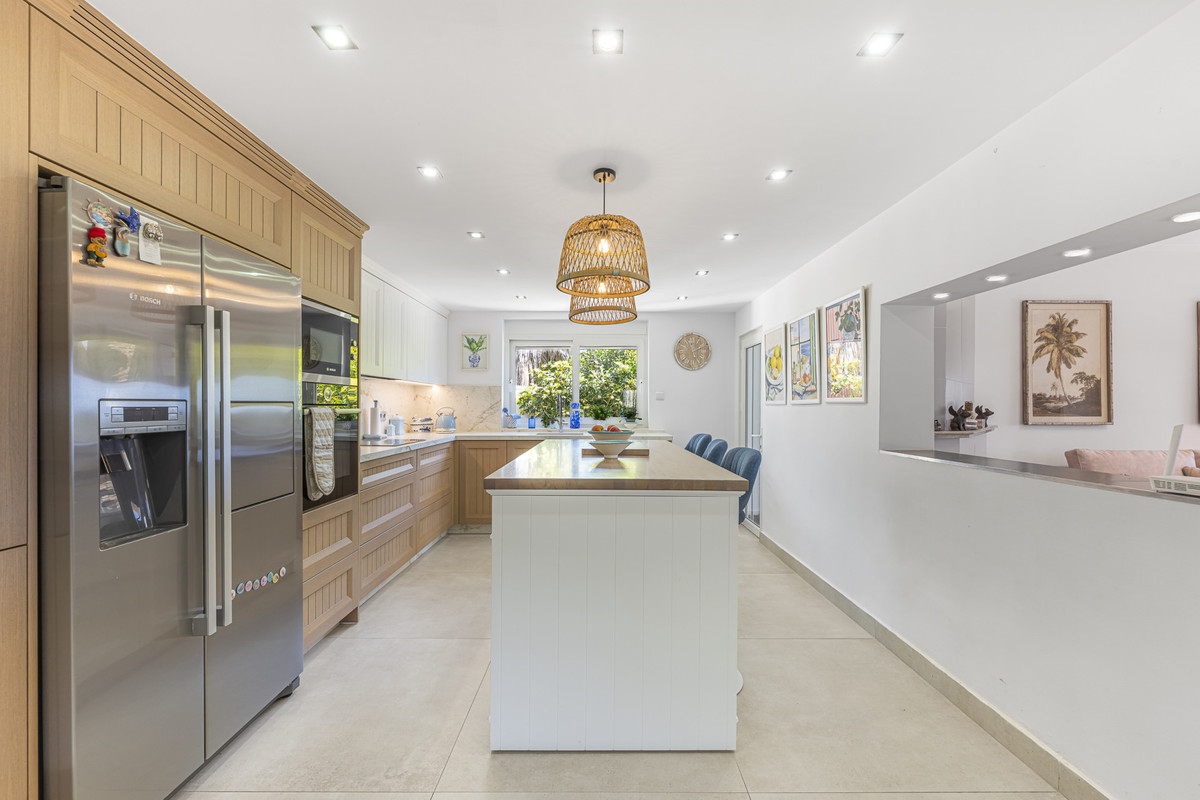 Huis te koop in Estepona | 6 slaapkamers H5351197