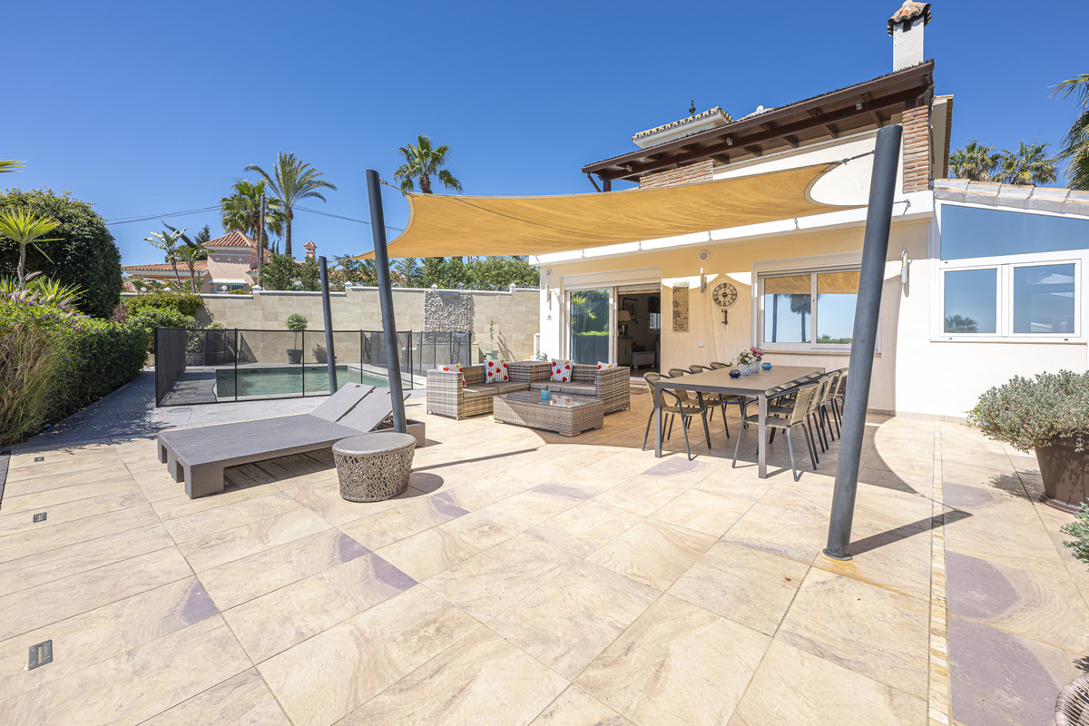 Huis te koop in Estepona | 6 slaapkamers H5351197