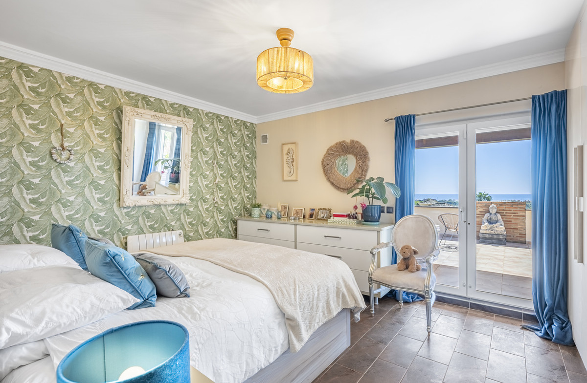 Huis te koop in Estepona | 6 slaapkamers H5351197