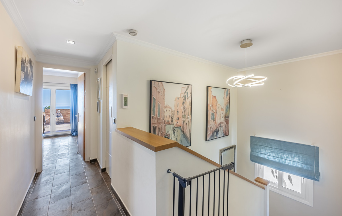 Huis te koop in Estepona | 6 slaapkamers H5351197