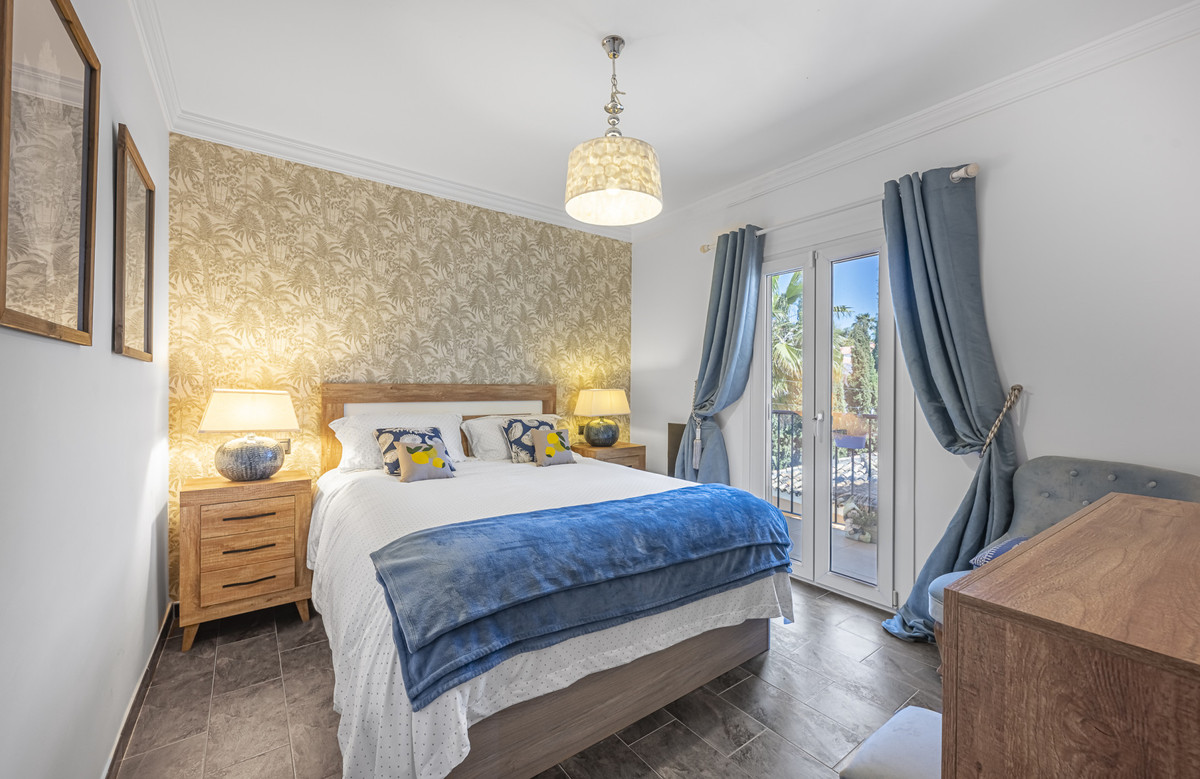 Huis te koop in Estepona | 6 slaapkamers H5351197