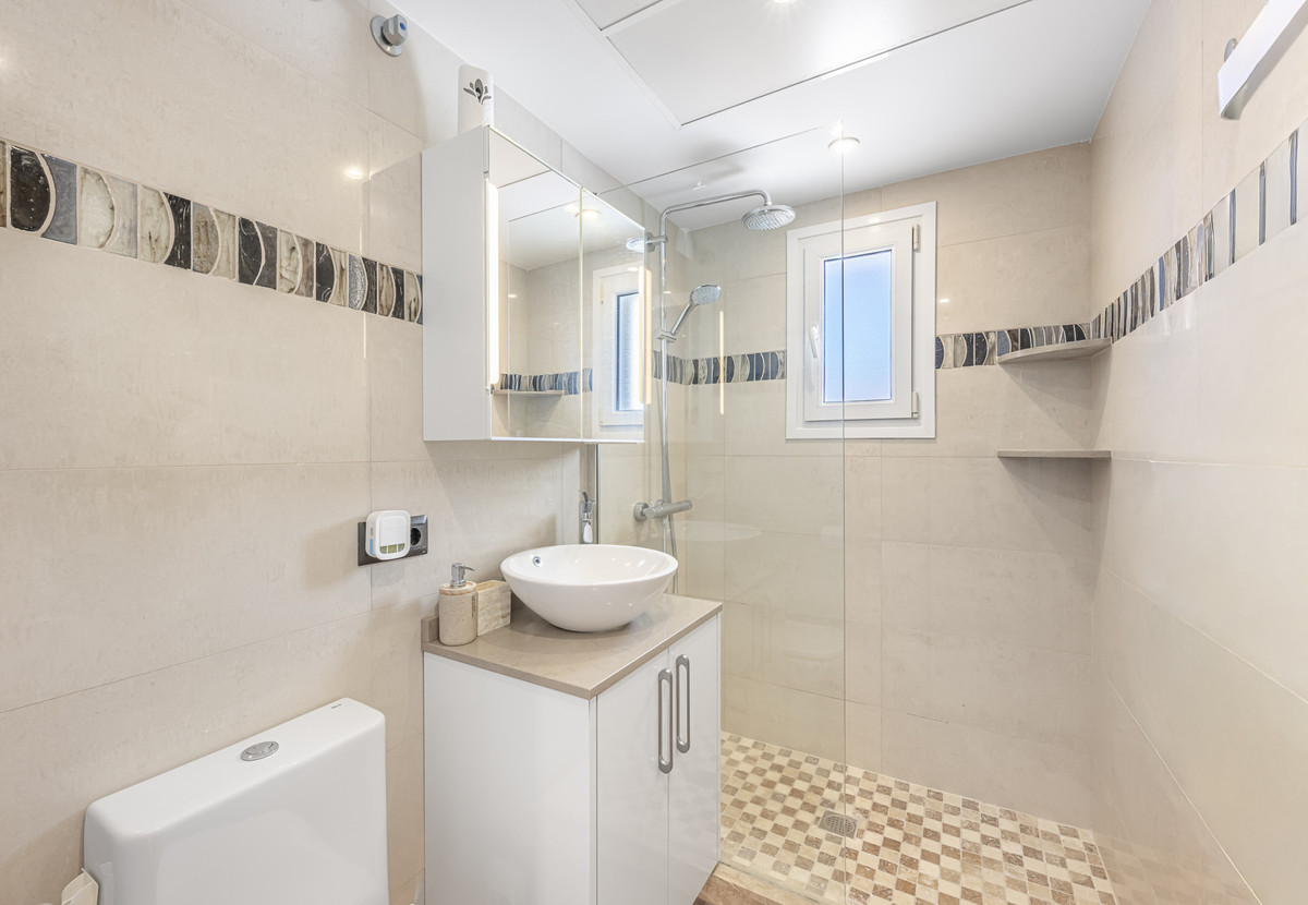 Huis te koop in Estepona | 6 slaapkamers H5351197