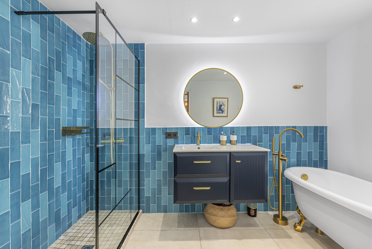 Huis te koop in Estepona | 6 slaapkamers H5351197