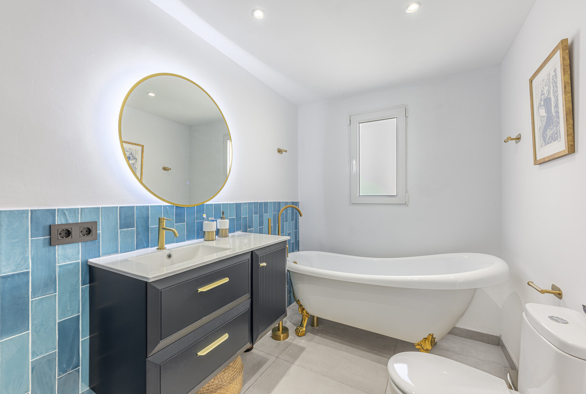 Huis te koop in Estepona | 6 slaapkamers H5351197