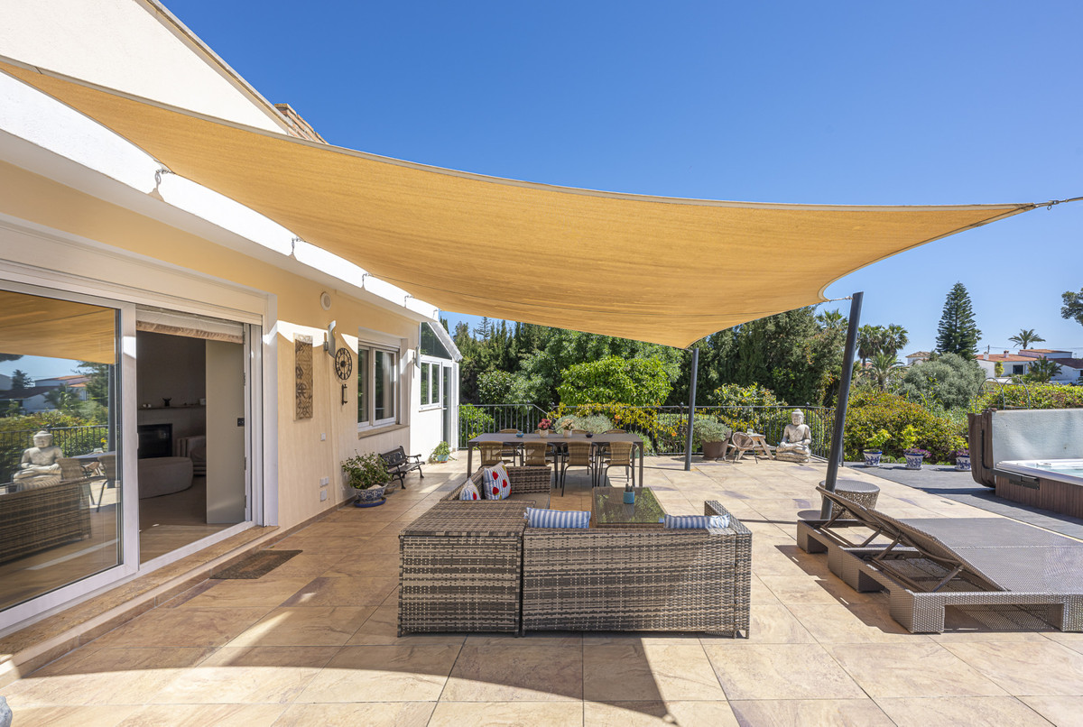 Huis te koop in Estepona | 6 slaapkamers H5351197