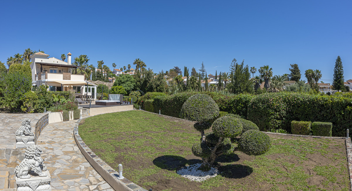 Huis te koop in Estepona | 6 slaapkamers H5351197