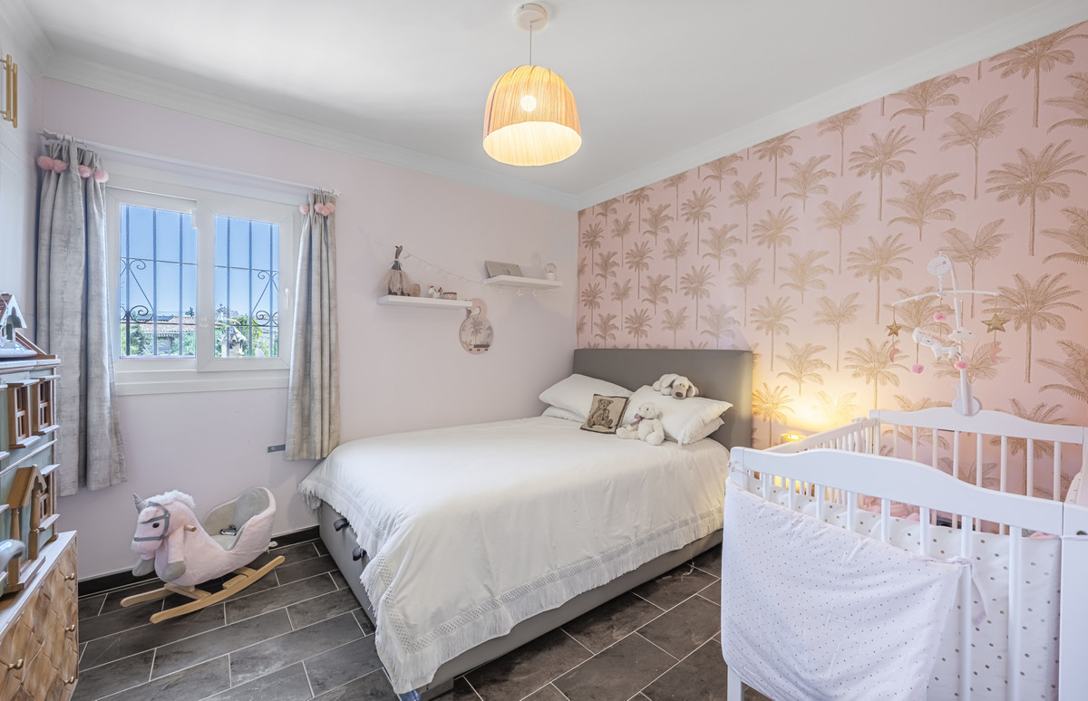 Huis te koop in Estepona | 6 slaapkamers H5351197