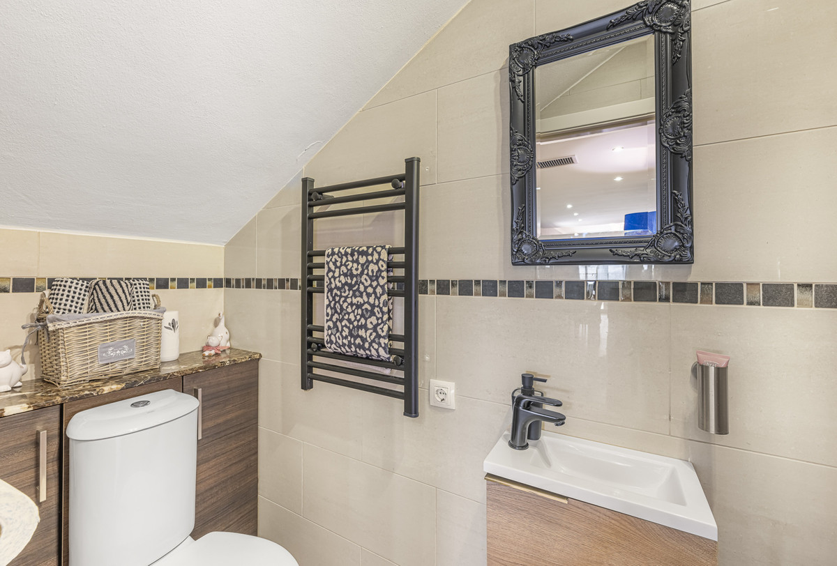 Huis te koop in Estepona | 6 slaapkamers H5351197